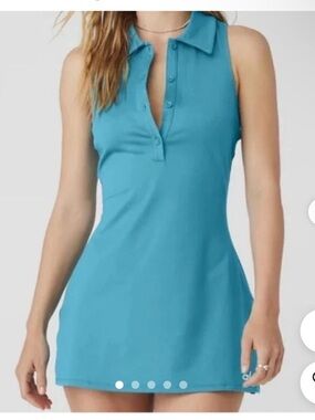 ALO YOGA Charmed Point
Collar Sleeveless Tennis Dress
In Blue Splash